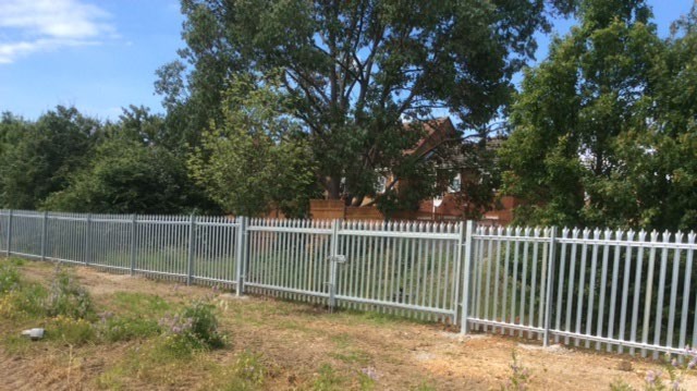 London - Palisade Fencing and Vehicle Gates